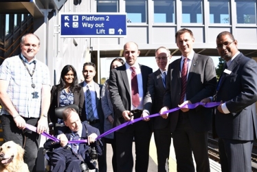 Jeremy Hunt MP cutting the ribbon